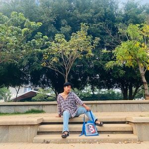 Meet your Posher, Akash